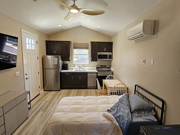 2nd image of 1004 Forest St Unit A