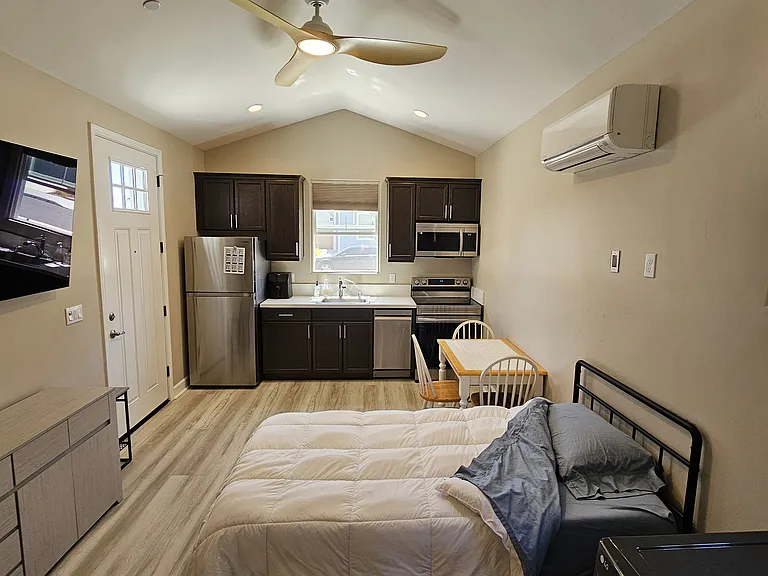 1004 Forest St #A — Photo 2