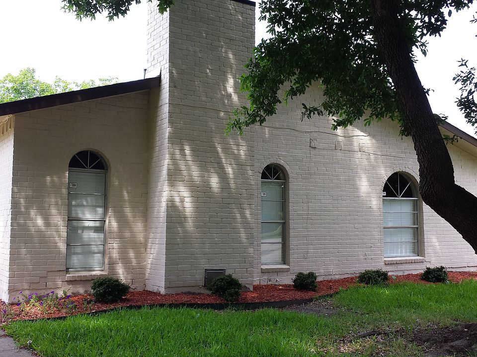 1st image of 4118 Mayflower Dr
