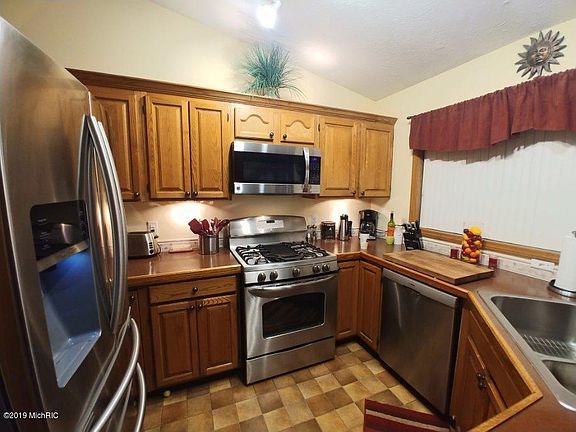 5th image of 212 48th St SE