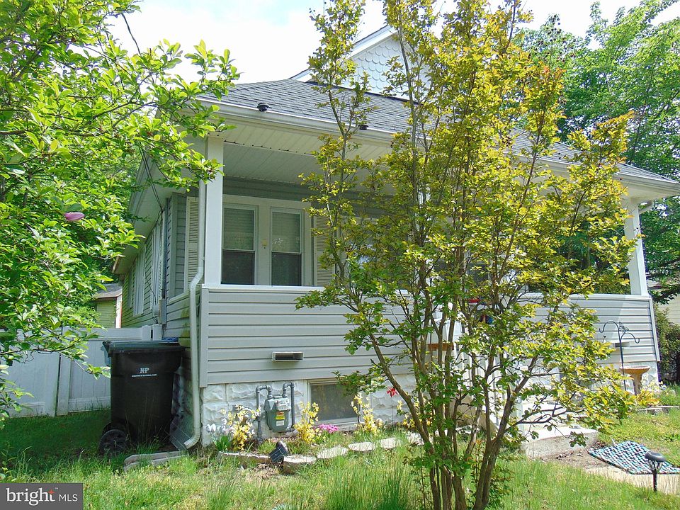 2nd image of 223 Lakehurst Ave