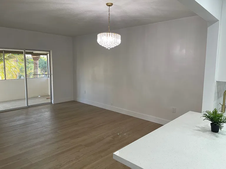 9175 SW 77th Ave #304 — Photo 7