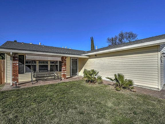 3rd image of 5776 Redwood Ct