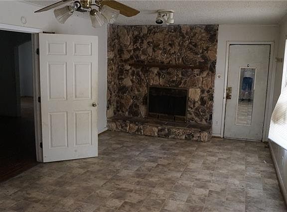 4th image of 3300 Willing Ave