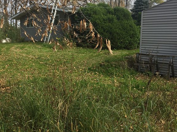 Sunken living room,wood stov