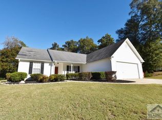 27 Edgefield Dr, Commerce, GA 30529