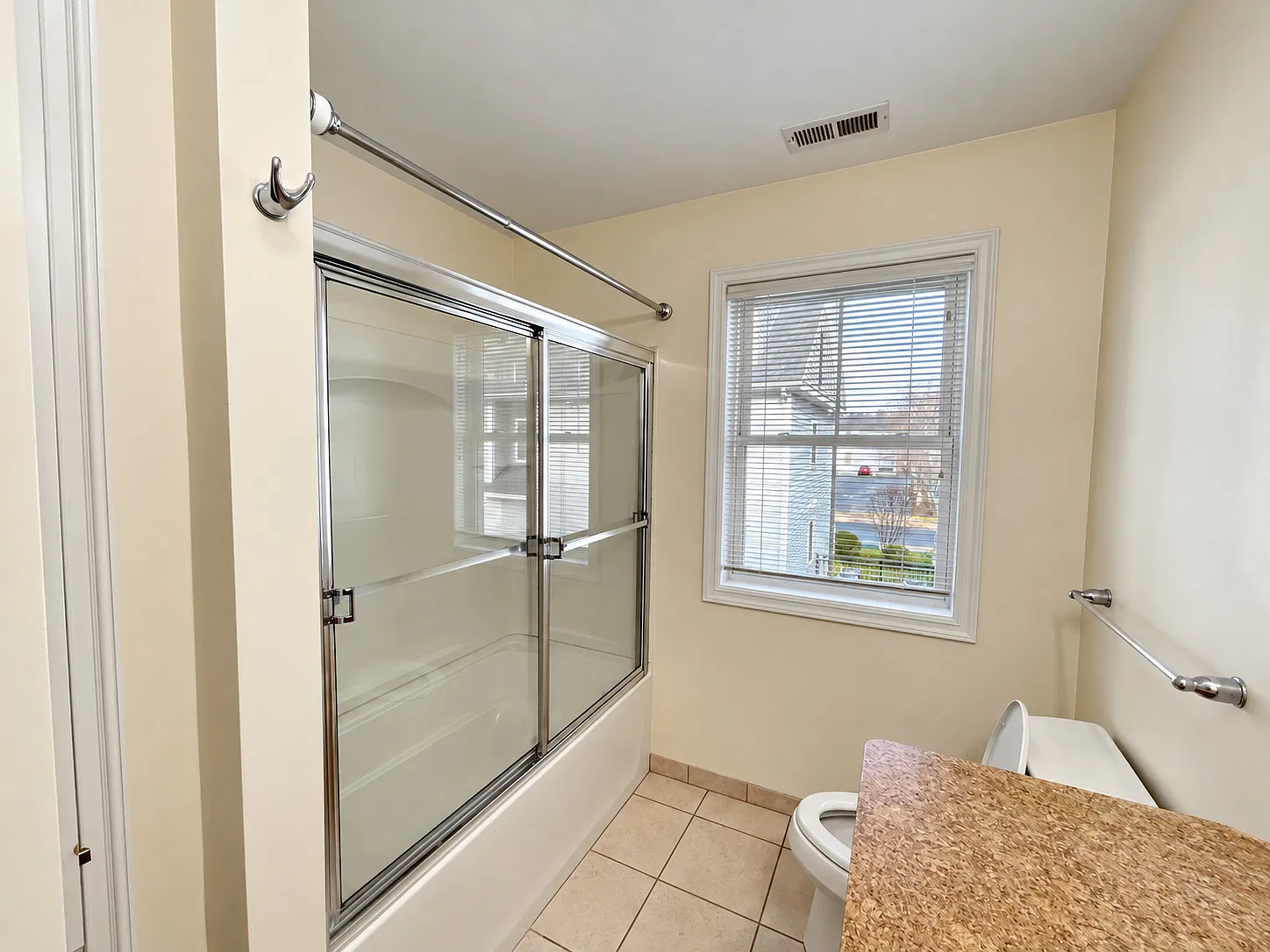 3 bed, 2.5 bath, 1750 sqft, $3,650 — Photo 1