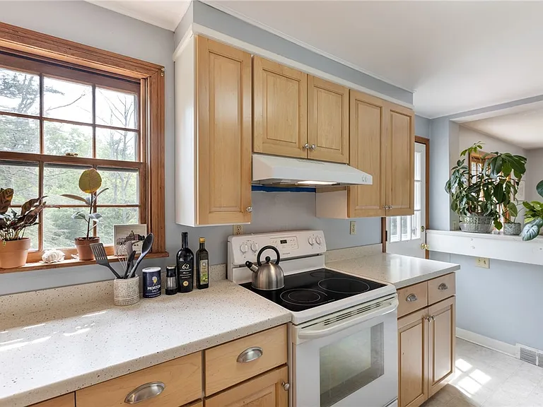 1313 E State St #2 — Photo 8