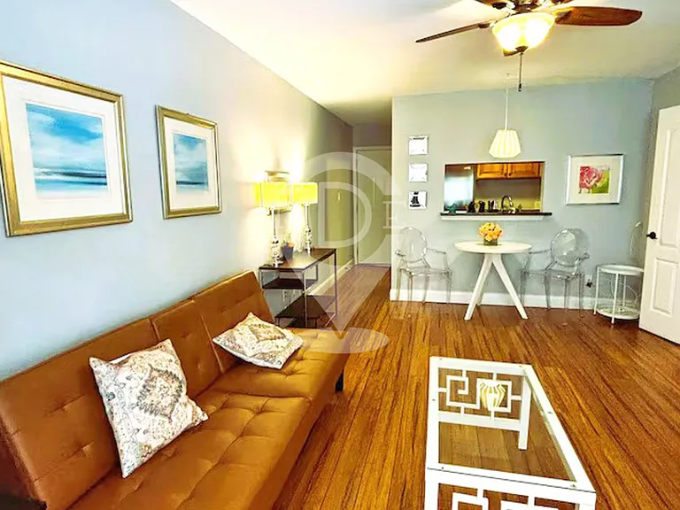 1700 Nueces St #208 — Photo 3