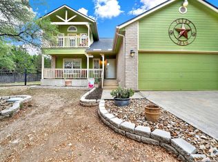 221 Quail Creek Ln, Lakehills, TX 78063