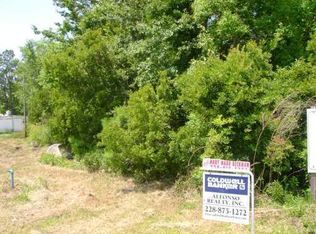 609 Washington Ave, Ocean Springs, MS 39564