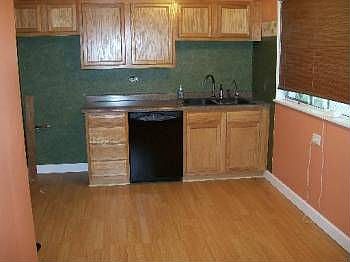 3rd image of 1446 Freeland Ave