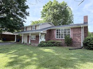 725 Wildflower Ln, Hendersonville, NC 28792