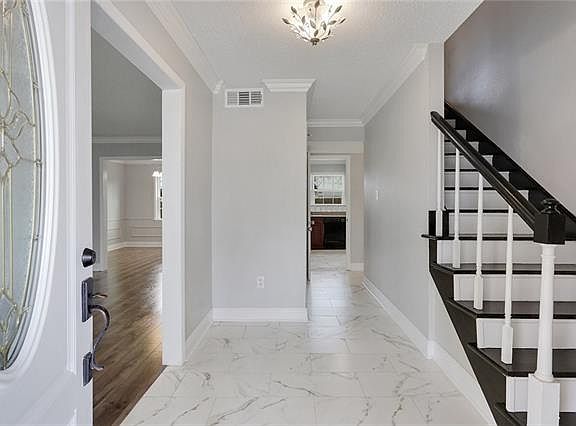 3rd image of 2201 Bellaire Ln