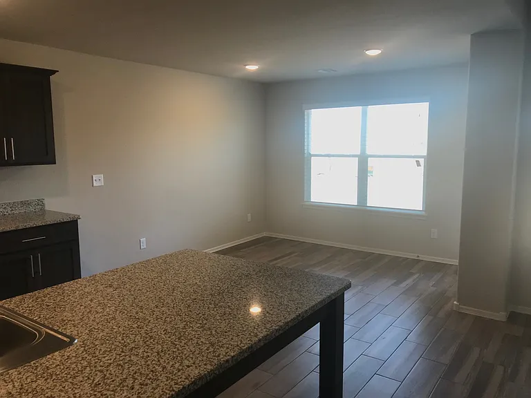 14431 S Jamestown Ave — Photo 9