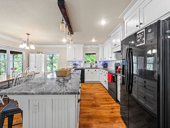 5th image of 1431 E Bowen Blvd