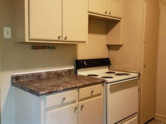 3rd image of 7205 Southern Ave