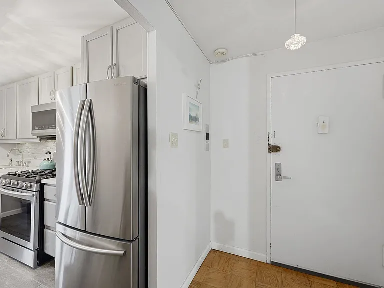 6040 Boulevard East #7L — Photo 10