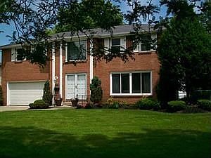 1st image of 132 Chaumont Dr