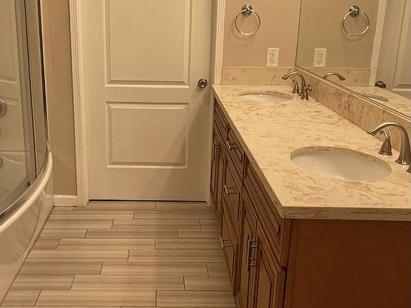 5th image of 14970 Arrow Blvd #11