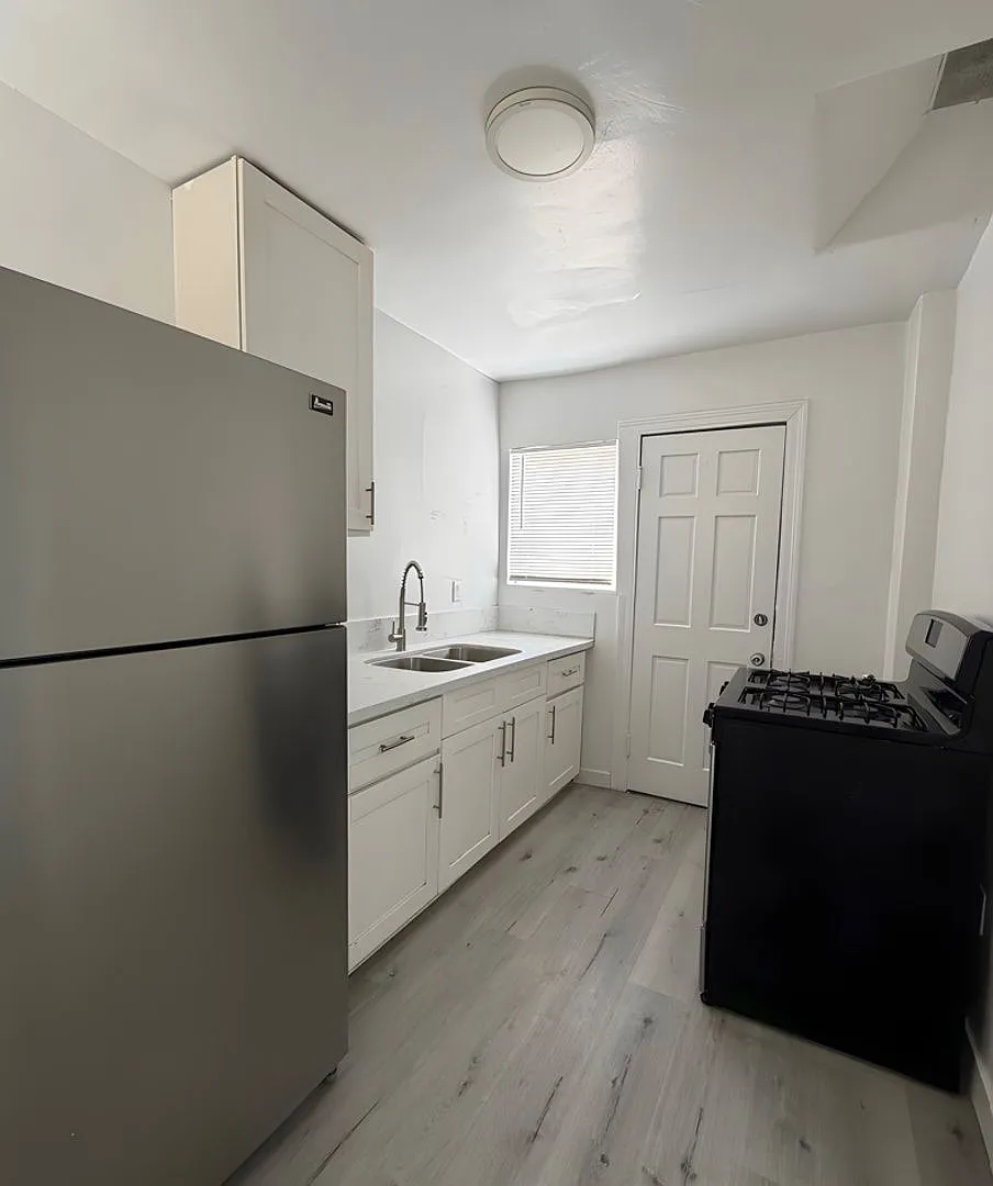 1 bed, 1.0 bath, $1,793 — Photo 2