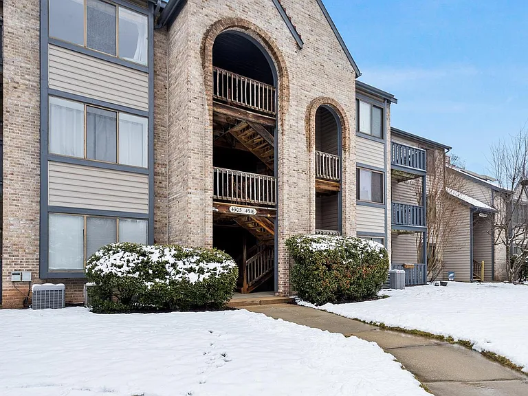 4912 Dunbarton Rd #B — Photo 2