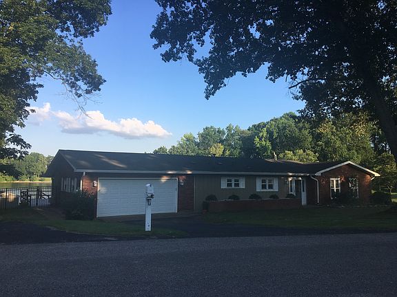 2nd image of 2228 N Lakeview Dr
