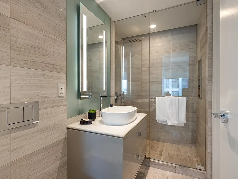 1151 Georgia St W #3108 — Photo 14