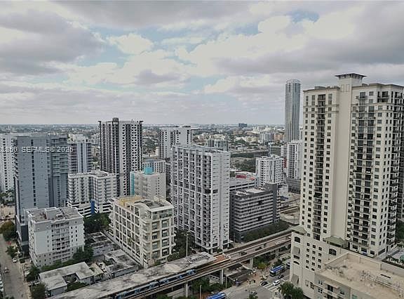 4th image of 1111 SW Avenue 3320 N