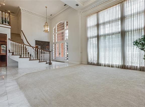 2nd image of 3229 Breton Dr