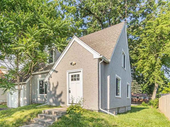 2615 Galilee Ave, Zion, IL 60099