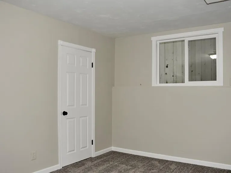 1811 E Front Ave — Photo 9