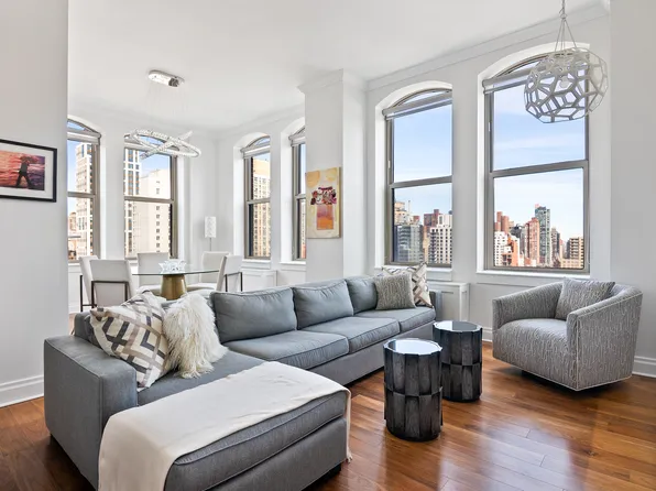 350 East 82nd Street image 1 of 12