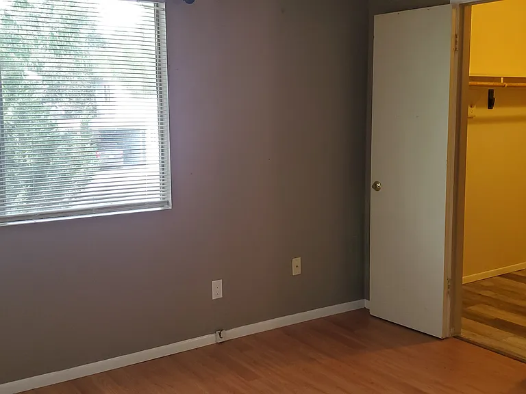 701 E Crestview Ave — Photo 7