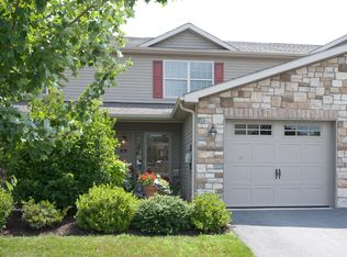24 N Oakwood Ln, Selinsgrove, PA 17870