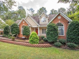 5324 Nairn Ln, Chester, VA 23831
