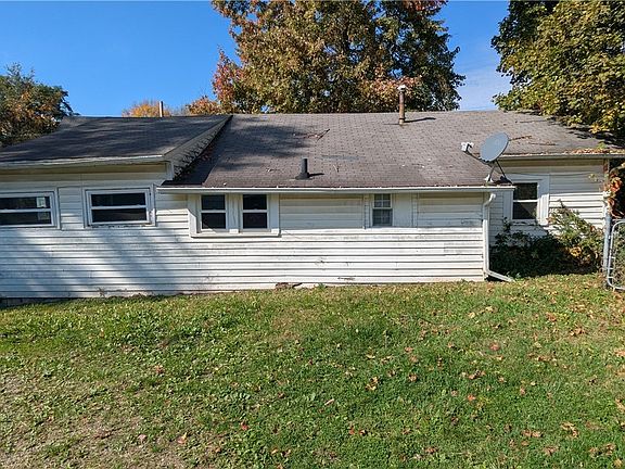4th image of 320 Indiana Ave