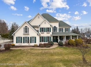 801 Parkview Rd, Moscow, PA 18444