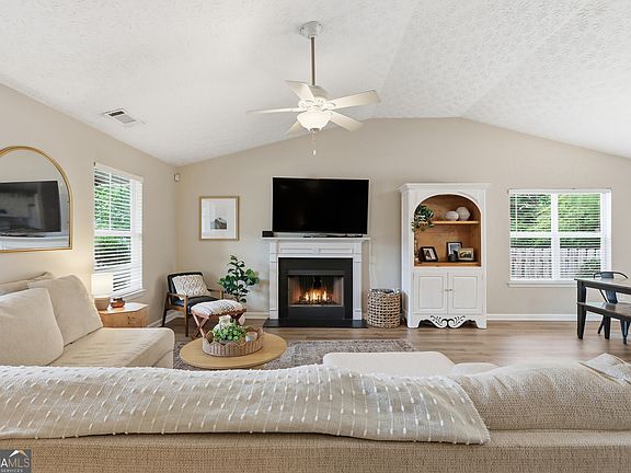 5th image of 175 Summerbrook Rd