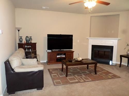 5th image of 513 Lory Ln