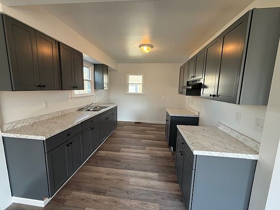 3rd image of 292 Louis Ave