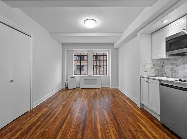 25 Tudor City Pl APT 722, New York, NY 10017