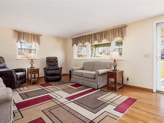 4th image of 3965 Dorothy Dr