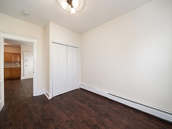 4th image of 224 Linden Ave APT 4