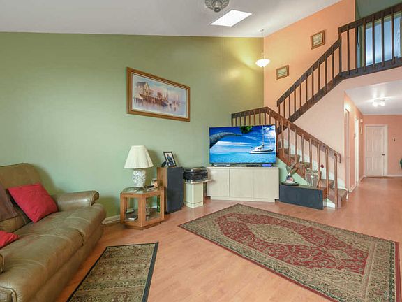4th image of 1519 Woodbridge Lakes Cir