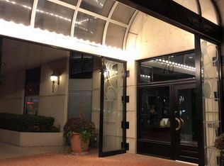70 W Huron St APT 905, Chicago, IL 60654