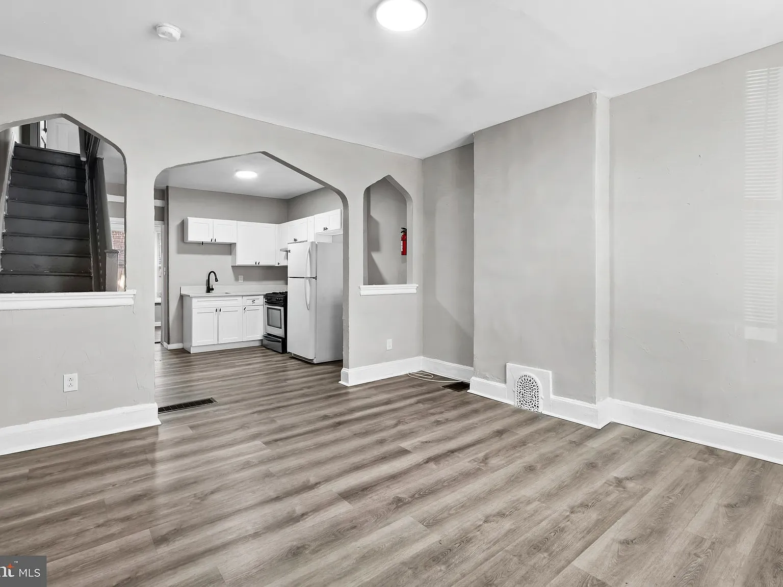 4 bed, 1092 sqft, $1,600 — Photo 2