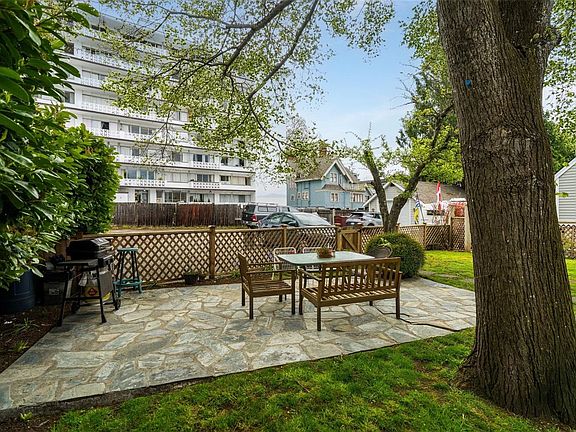 5th image of 239 Saint Andrews St