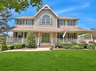 3 Thorn Ln, Nanuet, NY 10954