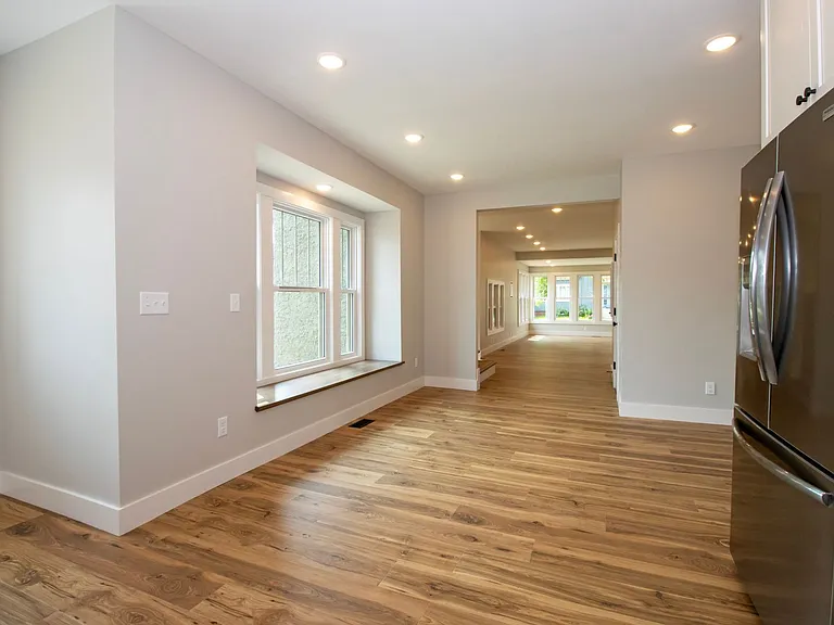 105 E Paradise St — Photo 16